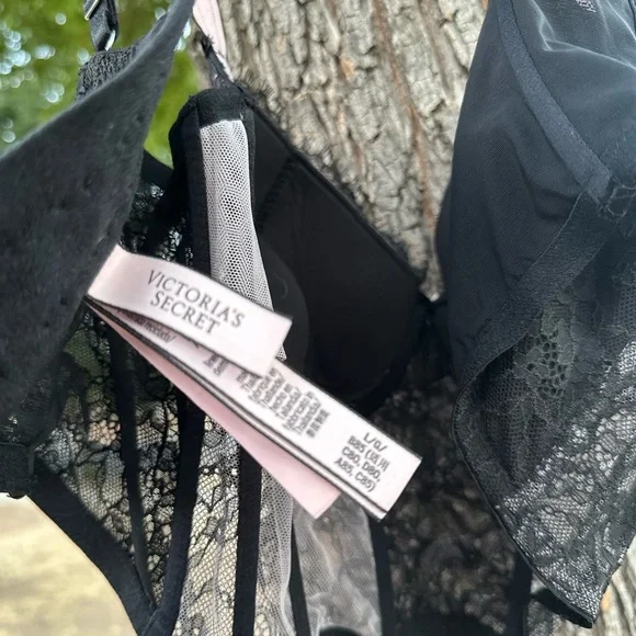 Victoria's Secret Black Lace Bustier with Pink Details - Picture 4 of 8